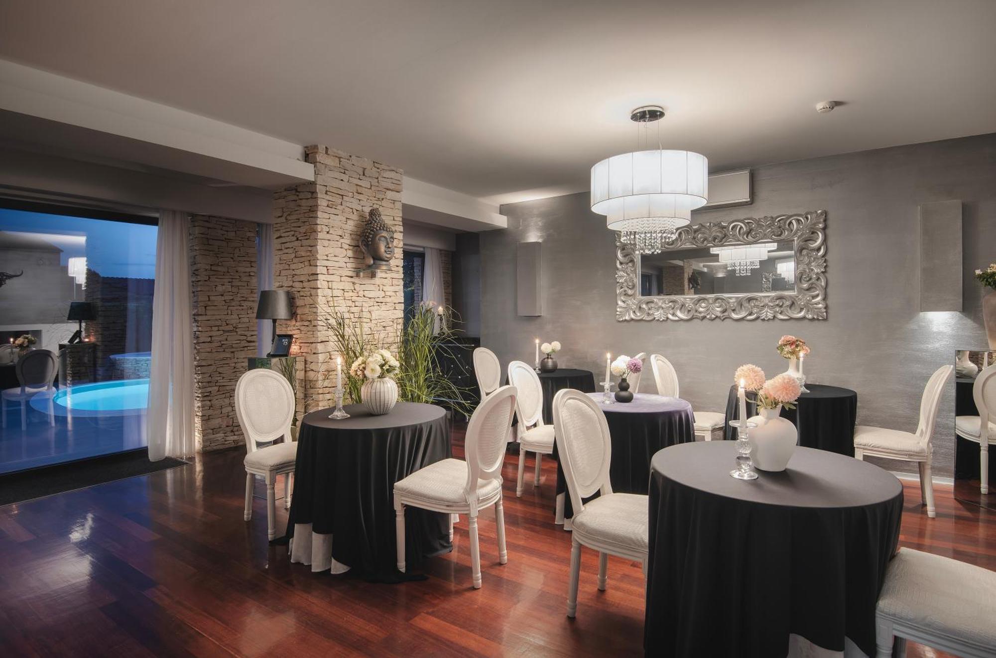 Boutique Hotel Chevalier By Bura Hotels - Adults Only Medulin Exterior photo