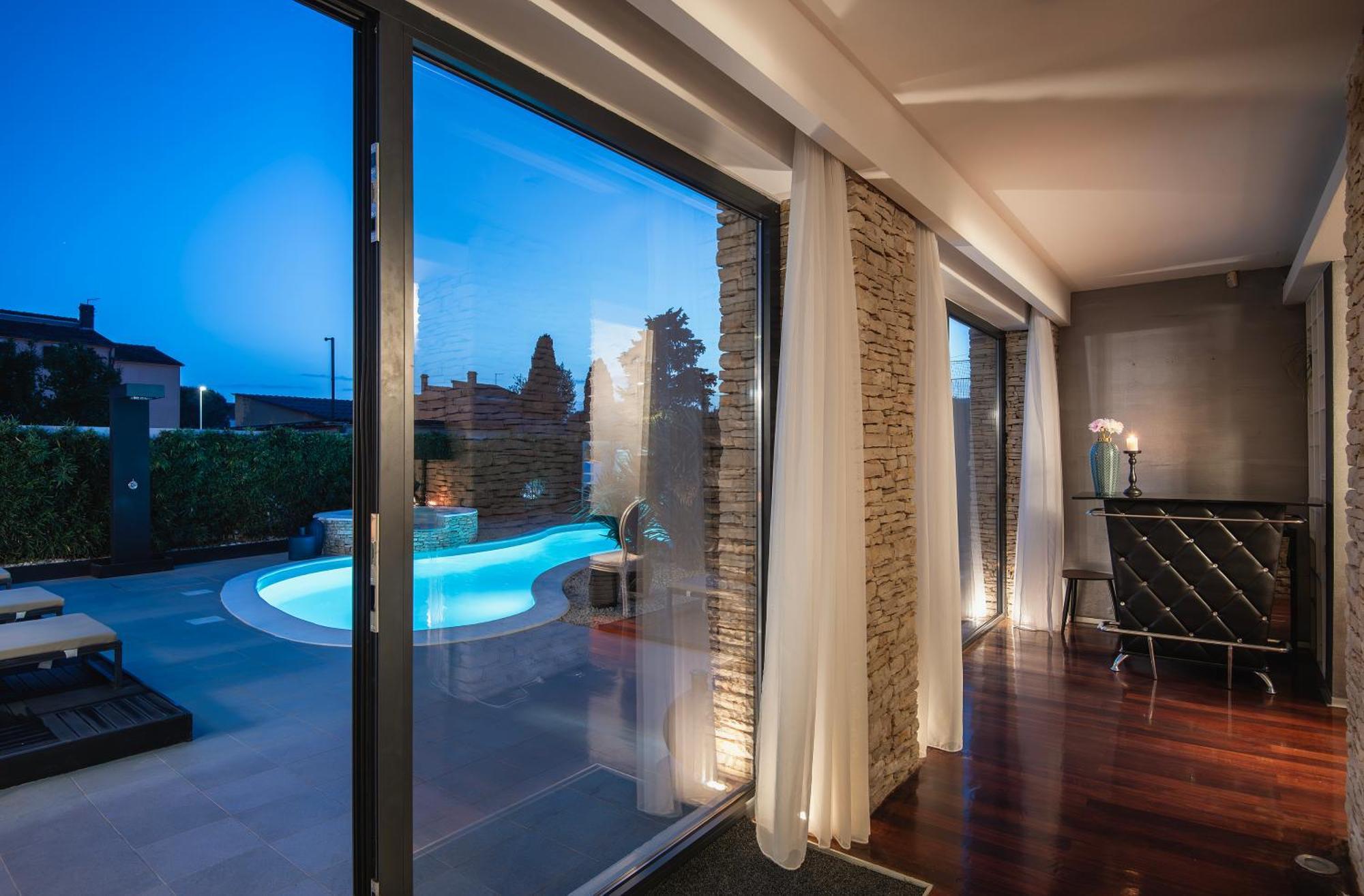 Boutique Hotel Chevalier By Bura Hotels - Adults Only Medulin Exterior photo