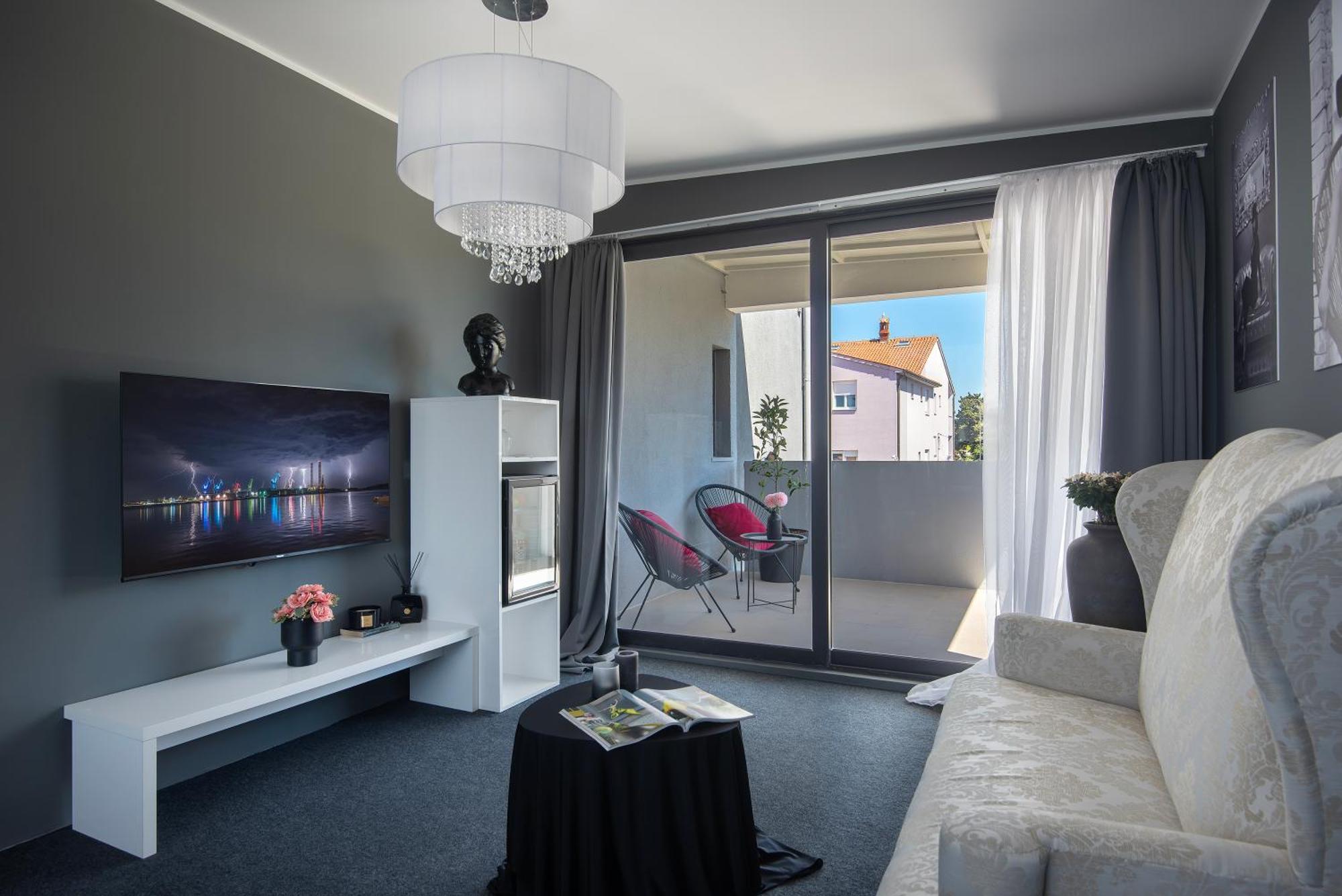 Boutique Hotel Chevalier By Bura Hotels - Adults Only Medulin Exterior photo