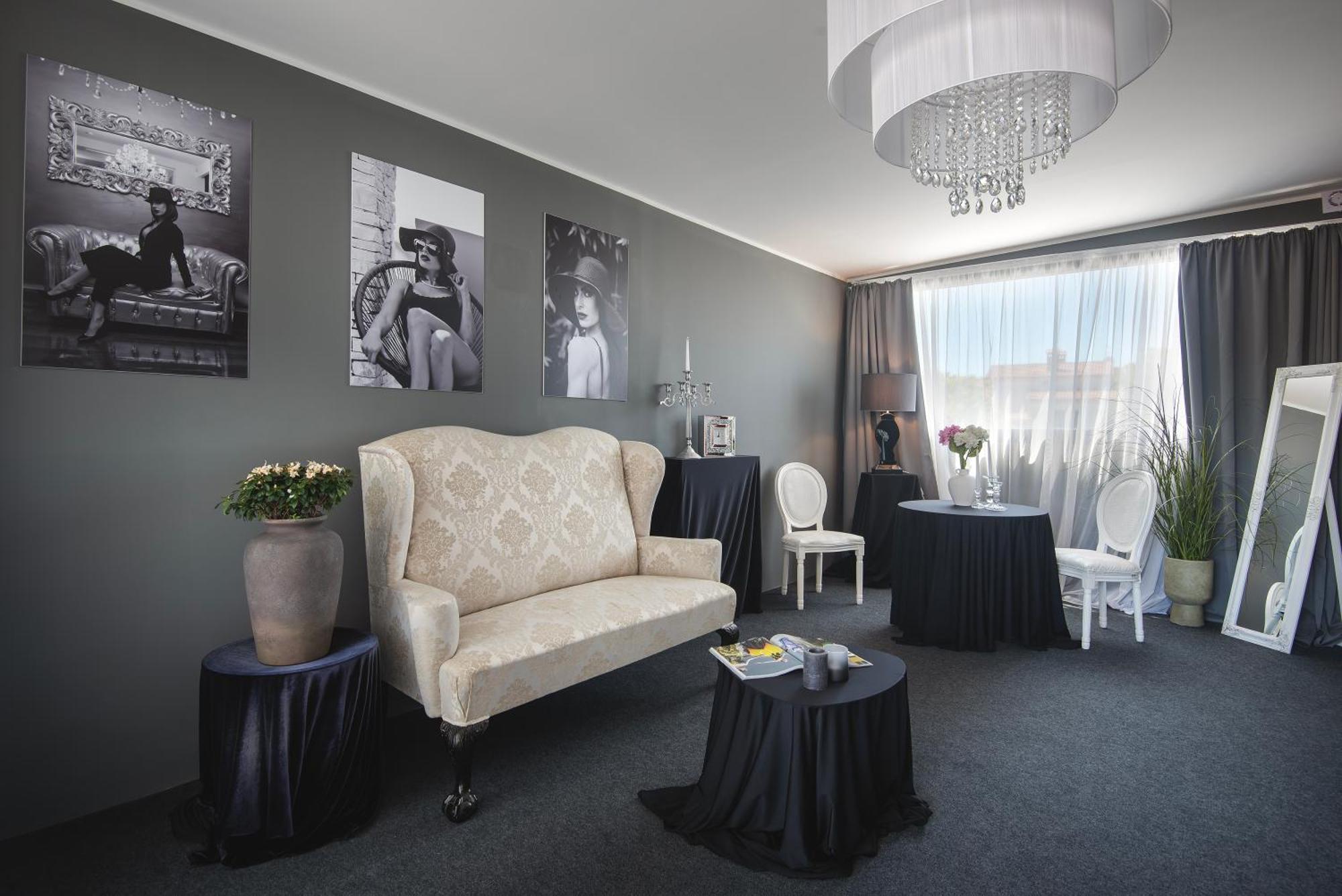 Boutique Hotel Chevalier By Bura Hotels - Adults Only Medulin Exterior photo