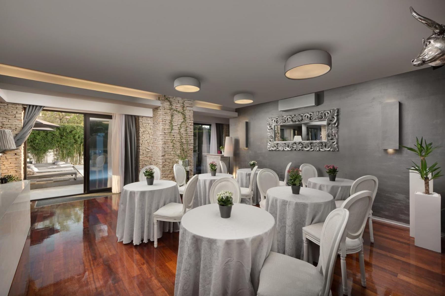 Boutique Hotel Chevalier By Bura Hotels - Adults Only Medulin Exterior photo